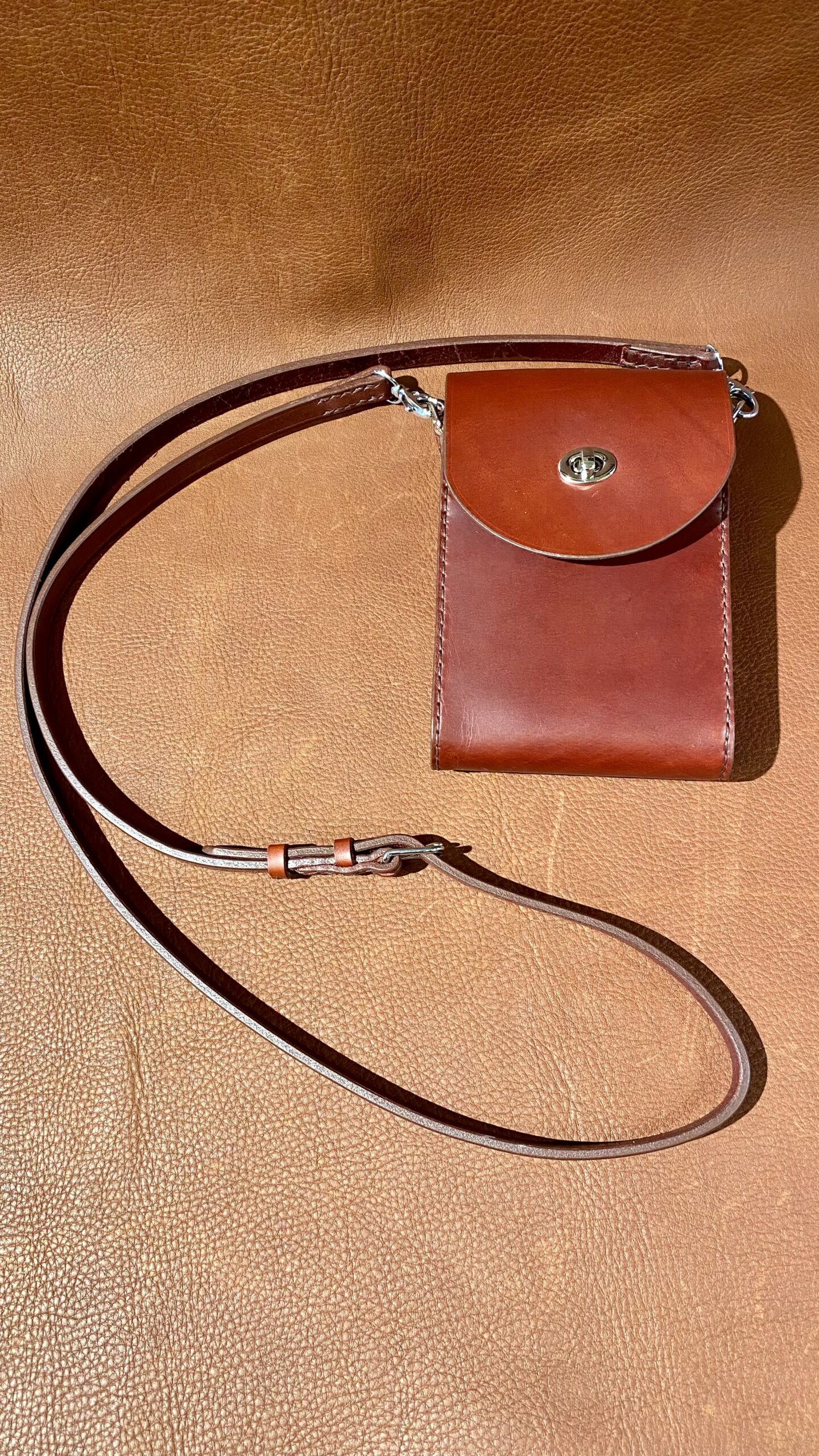 Sac téléphone bandoulière cuir - En stock – Image 3